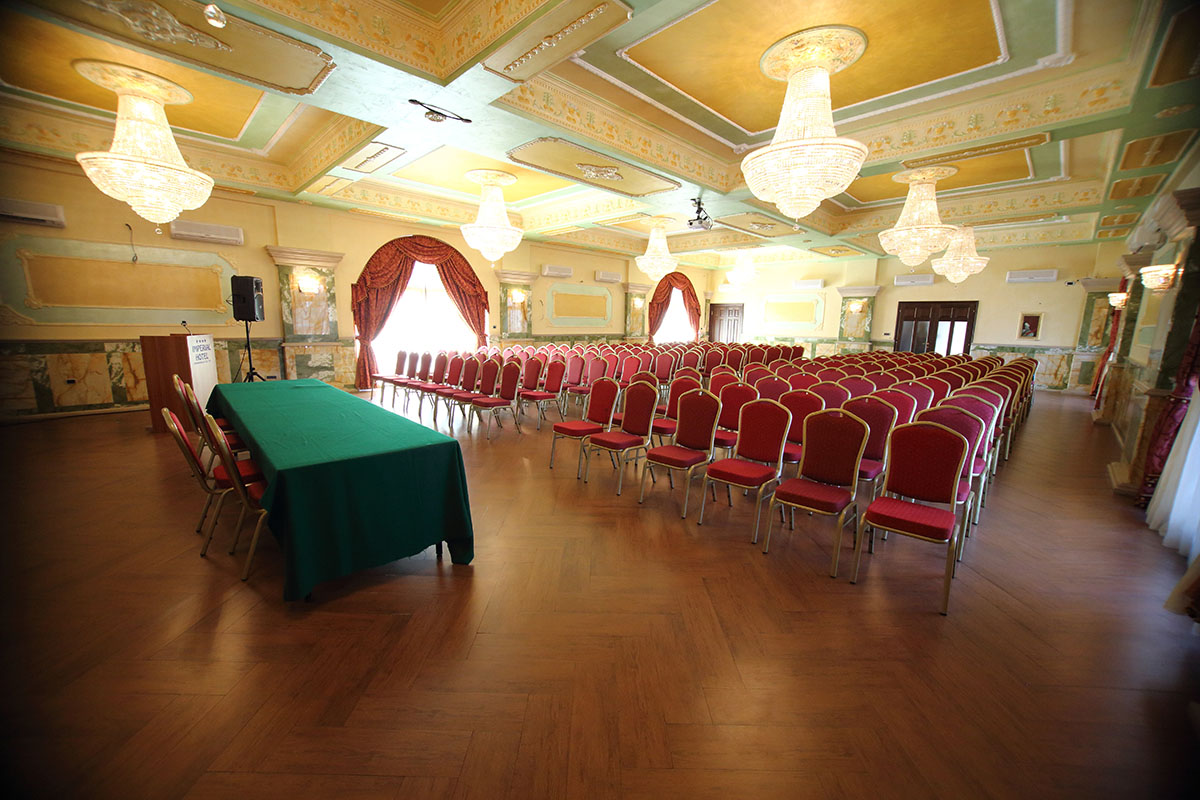 a sala congressi (2)
